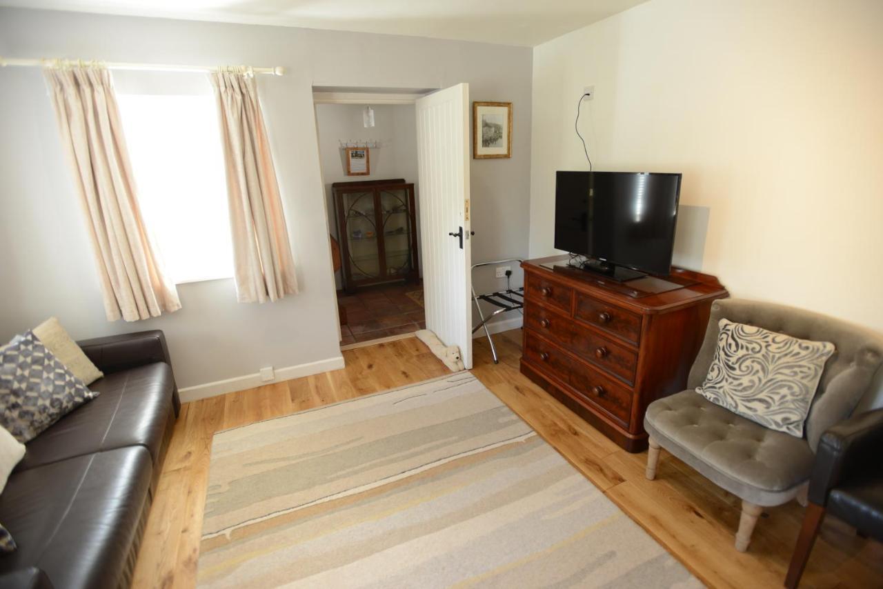 Rose Farm Bed & Breakfast Honiton Exterior photo